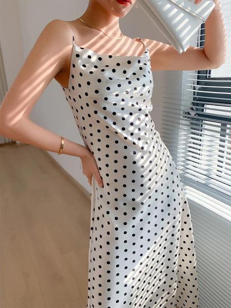 Sıradan elbiseler Karfely/Japonya ithal triasetik asit saten elbise polka dot asetik sallanan boyun kayışı uzun seksi
