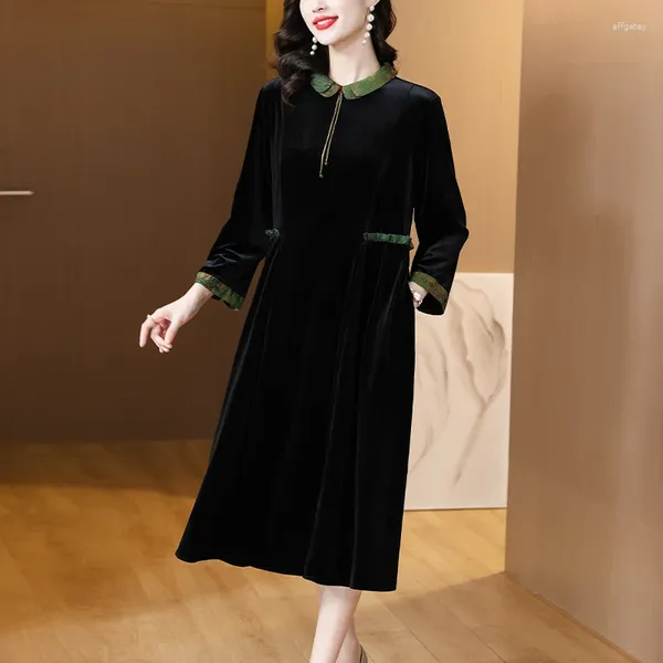 Casual Kleider 2024 Schwarz Samt Stickerei Floral Luxus Midi Kleid Frauen Koreanische Vintage Prom Herbst Winter Elegant