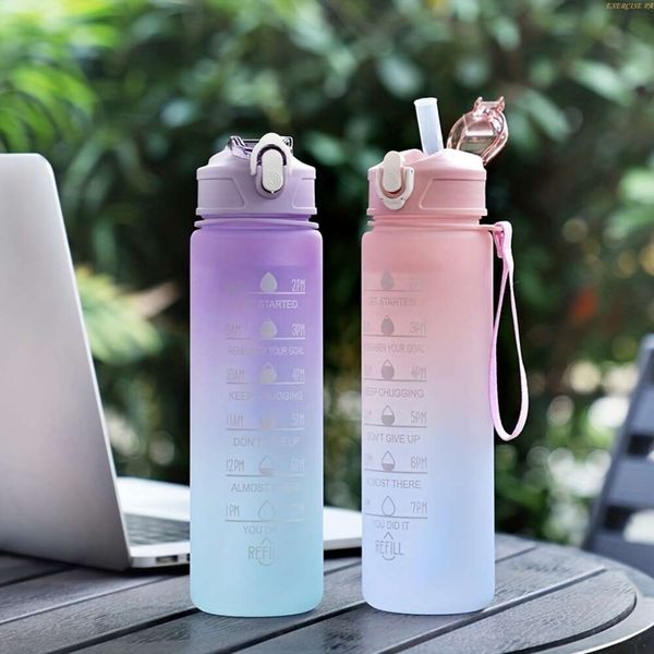 Garrafa de água motivacional gradiente com marcador de tempo, design à prova de vazamentos, adesivos fofos para hidratação e inspiração