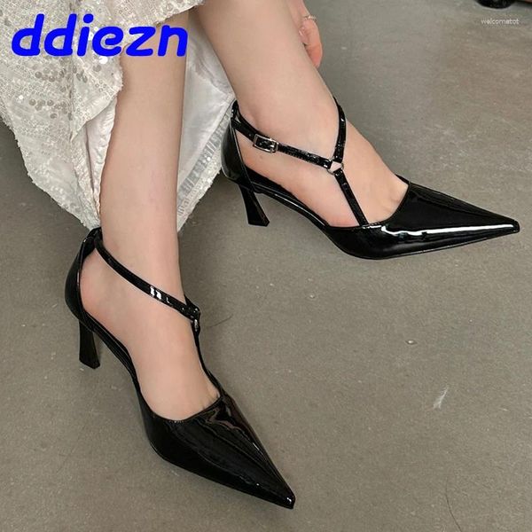 Kleid Schuhe Weibliche Spitz Mode Ankle Strap Damen High Heels 2024 Luxus Schuhe Weinrot Frauen Pumpen