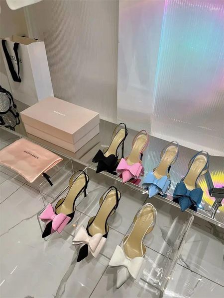 Elbise Ayakkabı Bayanlar Yay High Tooels Rhinestone Aşk Toka Kayış Sandalları Sandal Toe Mach Tasarımcısı Stilettos Pompaları Lüks