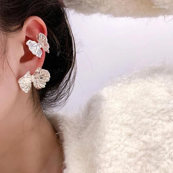Brincos de pino incomparáveis punhos de orelha de borboleta elegantes e leves ornamentos de orelhas em formato de metal assimétrico