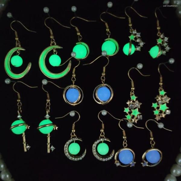 Brincos clássicos criativos estrelas lua forma chave brilho no escuro moda luminosa pingente brinco feminino fluorescência jóias