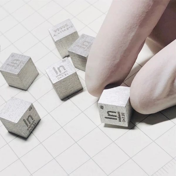 Miniaturas 1cm cubo de índio dupla face gravada fenótipo periódico decoração de mesa