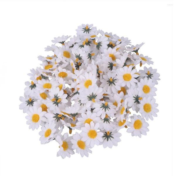 Fiori decorativi 100 pezzi Decorazione per matrimoni 4 cm Floro fiore piccolo crisantemo Daisie artificiali da damigella d'onore