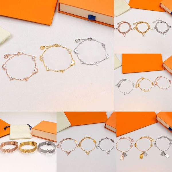 Braccialetti con ciondoli classici Bracciale rigido Designer 18K placcato oro in acciaio inossidabile Fiore Lettera Pendenti Amanti Regalo Polsino Polsino Catena Donna Gioielli di moda Alta qualità