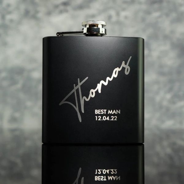 Lápides personalizadas 6oz bolso portátil de aço inoxidável hip flask uísque metal garrafa de álcool padrinhos presente preto fosco