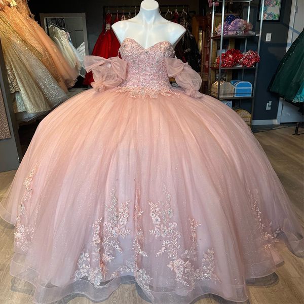 Abito da ballo lucido con scollo a cuore rosa Abito stile Quinceanera Appliques Perline di pizzo Tull Dolce 16 Corsetto Abiti da 15 anos