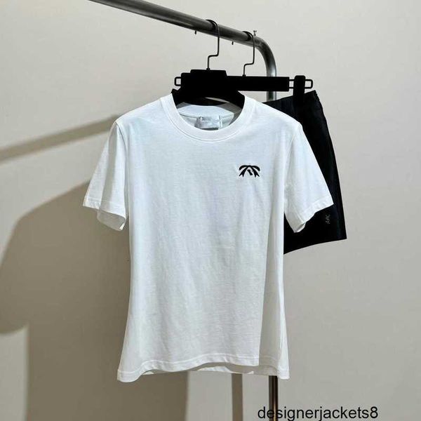 Designer Nanyou Women's Fashion Live~24ss Neues T-Shirt mit Rundhalsausschnitt und kleiner Punktstickerei, ganz aus Baumwolle, schmale Passform, kurzärmeliges Hemd 371D