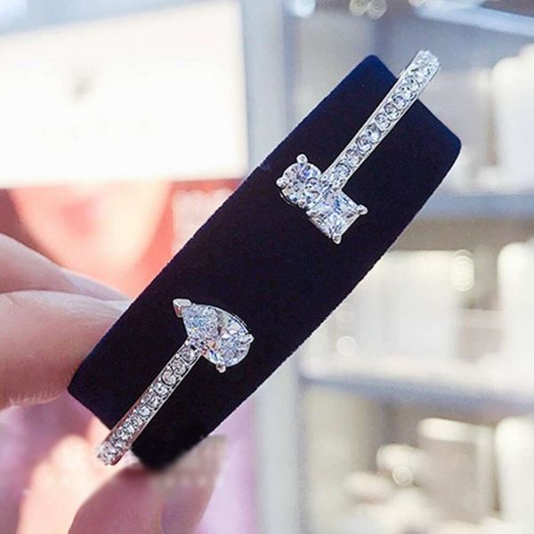 Pulseira de joias Swarovskis elegante e simples com gota de água aberta, brilhante e charmosa, pulseira aberta com diamantes completos para mulheres