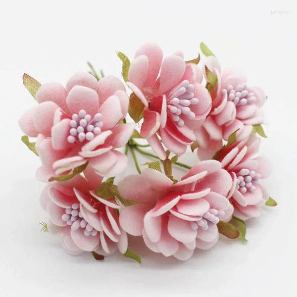 Dekorative Blumen 60pcs 3,5 cm künstliche Kirschblüte Samt Rose Blumenbox Haarkranzkleid Scrapbooking Hochzeitsdekoration FACHSE BRÜFT