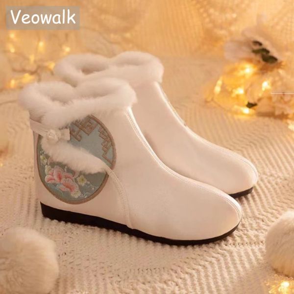 Stiefel Veowalk Winter warm warmes Kunstpelz Frauen Satin Baumwolle kurze Knöchelstiefel auf bequemen flachen Stiefel chinesischen Stickschuhen ausrutschen