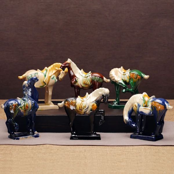 Miniature Tang Sancai Squisita statuetta di cavallo da guerra smaltata, porcellana antica rinvenuta in imitazione, sculture museali, decorazioni per la casa