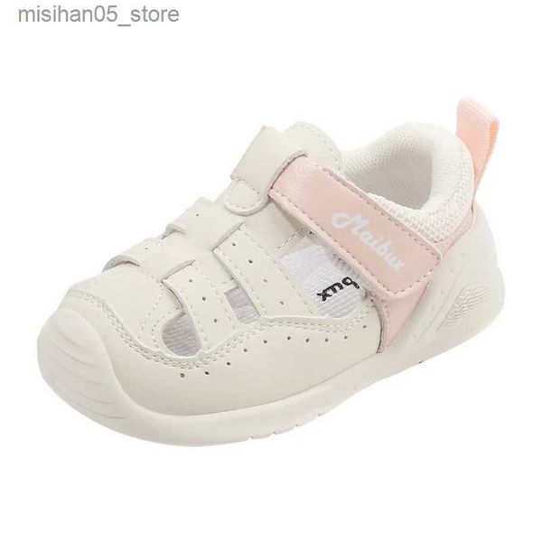 Sandálias 11,5-15,5cm sandálias infantis de marca com borracha macia sapatos de verão fechados adequados para crianças pequenas e meninas 2024 novos sapatos casuais com alça de tecido Q240328