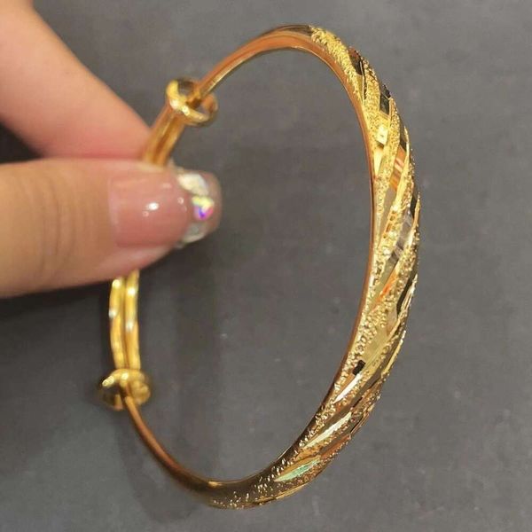 Bracciale da donna elegante in oro non sbiadito, di design, un cielo pieno di stelle, gioielli dal design push-pull regolabile