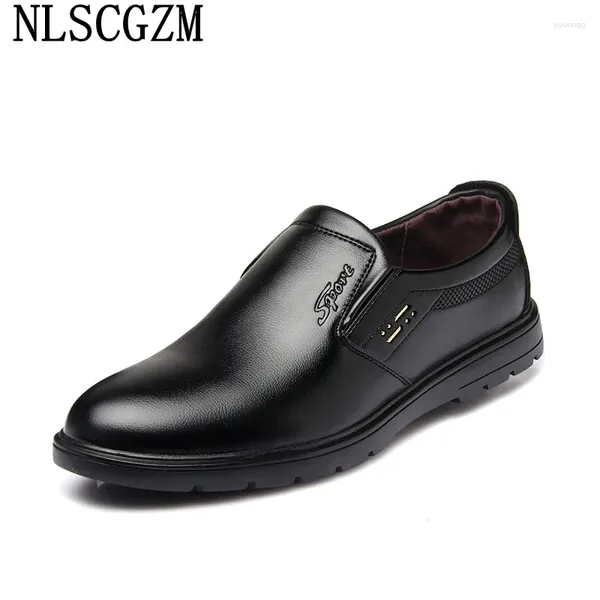 Scarpe eleganti Mocassini marroni Uomo Abito elegante per il 2024 Pelle formale nera Uomo Sapato Masculino Chaussure Homme