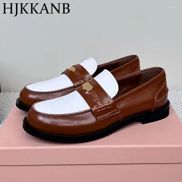 Freizeitschuhe Frühling Echtes Leder Vielseitiger flacher Damen-Loafer im englischen Stil mit Metalldekoration und dicker Sohle