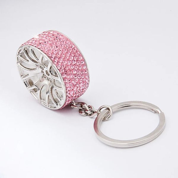 Araba Crystal Keychain Lastik Rim Keyasyon 3D Anahtarlık Yaratıcı Aksesuarlar Araba Parçaları Model Araba Key Zincir Charm 240329