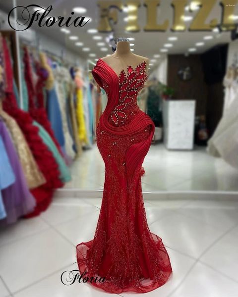 Abiti da passerella 2024 Red Celebrity Sirena senza maniche Elegante tappeto Abiti da sera Prom Party Custom