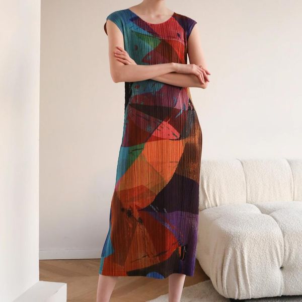 Casual Dresses Manufacture Direct Supply Miyake Plissee Sommer Slim Body Gesäß Geometrische Graffiti High-End-Rundkragen-Print-Rock