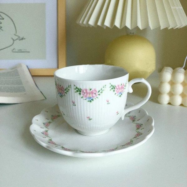 Tassen Untertassen Vintage Keramik Nachmittagstee Tasse Kaffee und Untertasse handgeklemmt Retro Spitze Rose Blume Relax Time Milch