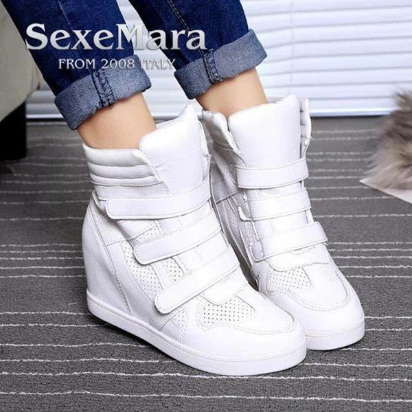 Scarpe da passeggio 2024 Pelle da donna Sport High Top Stringate per il tempo libero Appartamenti Donna Deportiva Sapato Feminino