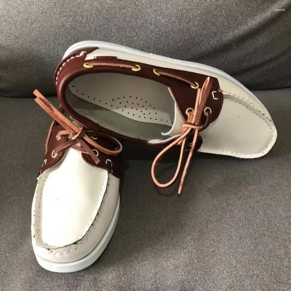 Sapatos casuais 2024 para homens tênis de couro dos homens confortáveis apartamentos calçado homem preto branco juventude moda sapato