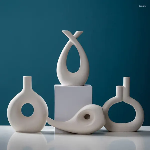 Vasi Irregolare White Hollow Ceramic Vase Disposizione floreale Contenitore Arte Ornamento geometrico Decorazione per la casa