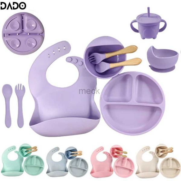 Tazze Piatti Utensili Piatto in silicone per neonati Piatto diviso Cucchiaio Forchetta Bavaglino Ciotola Alimentazione per bambini Ventosa Bambina che mangia Stoviglie Stoviglie Set antiscivolo 240329