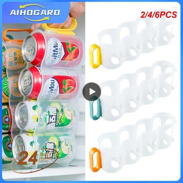 Contenitori e complementi per cucina 2/4/6PCS Foro Bevanda Soda Drink Can Organizzatore Rastrelliere Portabottiglie per frigorifero Birra Scaffale di refrigerazione Casa