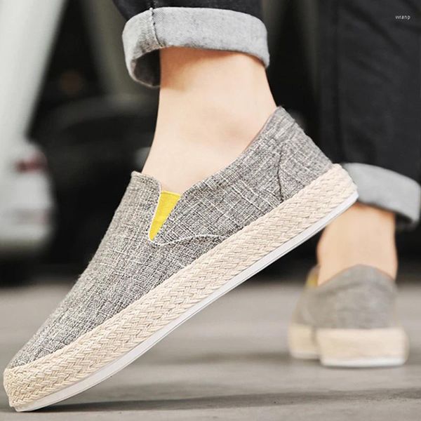 Scarpe casual Sneakers retrò da uomo stile coreano leggere e confortevoli mocassini con fondo piatto a testa tonda in tela Zapatos Hombre