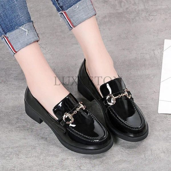 Sapatos casuais grosso sola redonda cabeça baixa corte saltos feminino brilhante pequeno couro respirável versátil moda mocassins