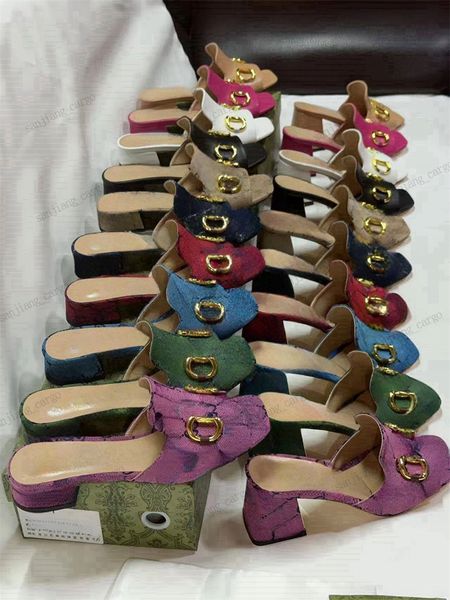 Damen-Sandale mit Blockabsatz, ineinandergreifende G-Hausschuhe, Slipper mit Pferdeschnalle, Sommerschuhe mit mittlerem Absatz, 3 cm, 7 cm, Pumps, Retro-Klobige Absätze, goldfarbene quadratische Damen-Sandalen