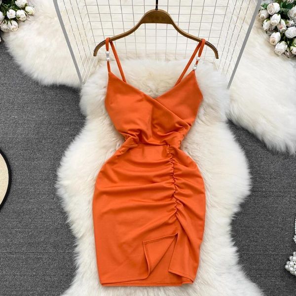 Vestidos casuais nightclub sexy baixo vestido de decote em v para mulheres moda magro meninas suspender sem mangas plissado curto bodycon laranja mini