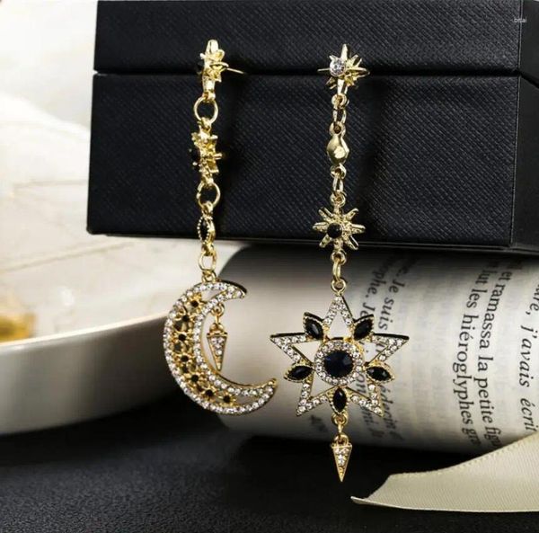 Orecchini pendenti in stile stella retrò / a forma di luna asimmetrica da donna 2024 Festa di gioielli di moda