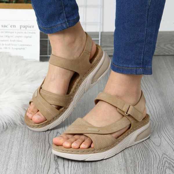 Sandalen 2024 Leichte Schuhe Frauen Bequeme Damen Slip-on Wedge Sport Strandspaziergang Sommer Mode Lässig