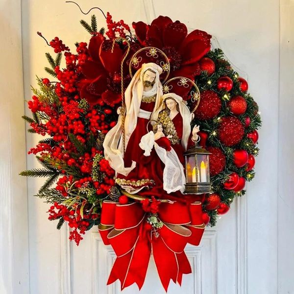 Cena de guirlanda de Natal com flores decorativas para a porta da frente, ventosas de janela vermelha vintage