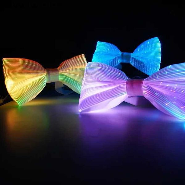 Papillon LED ricaricabile moda personalità luminosa papillon regalo festa quinceanera Papillon luminoso creativo Y240329