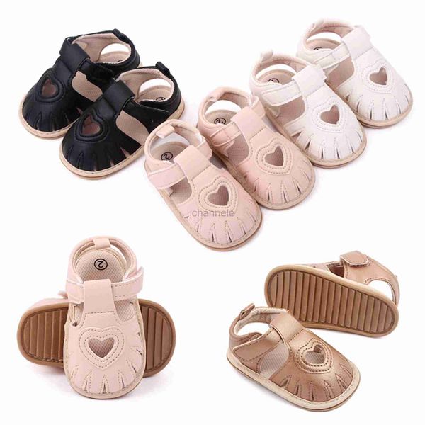 Sandali Sandali per bambina 2023 Nuova estate Suola morbida Cuore Ritaglio Principessa Appartamenti Scarpe da passeggio per 0-18 mesi Bambino neonato 240329