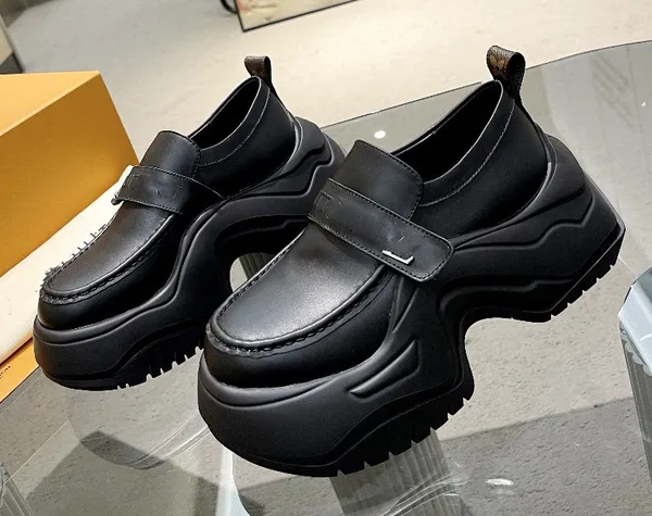 Designer 2024 ultima ondata di scarpe casual con suola spessa, produzione master V, utilizzando il primo strato di pelle bovina, la pelle di pecora interna, moda, taglia 35 ~ 41