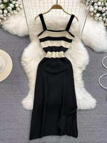 Vestidos casuais francês vintage elegante preto branco listrado deslizamento vestido para mulheres verão sem mangas backless magro malha comprimento médio