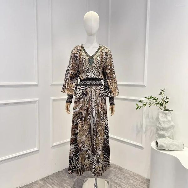 Günlük Elbiseler İpek Moda Kadın Giyim Koleksiyonu 2024 Vintage Loepard Baskı Pırlantaları Preslenmiş Uzun Kollu Elastik Bel Midi Elbise