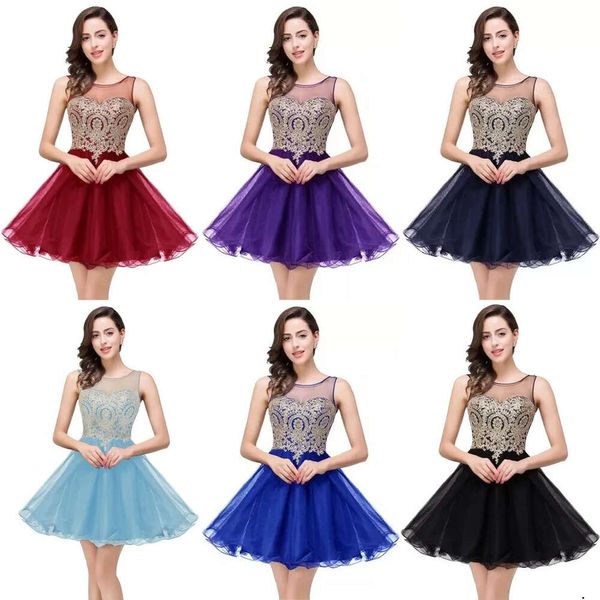 Pouco preto curto vestidos de baile apliques de ouro uma linha babados na altura do joelho mini baile de formatura vestidos de formatura múltiplas cores opção cps