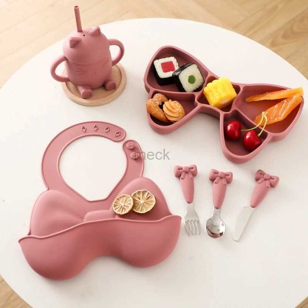 Copos Pratos Utensílios Bebê Silicone Prato de Jantar Bib Crianças Alimentando Talheres Bow Bibs Aço Inoxidável Faca e Forquilha Crianças Conjunto de Talheres Presentes 240329