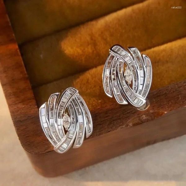 Серьги-гвоздики геометрической формы с квадратным цирконием серебряного цвета, темпераментные аксессуары для женщин, модные ювелирные изделия