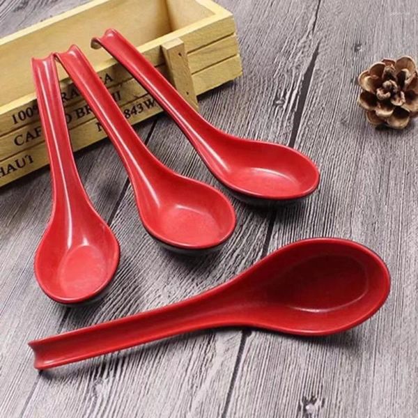 Ложки 5pcs/set bicolor red black soupware anti -scalding пластиковая кара Длинная ручка имитация фарфоровых соусов