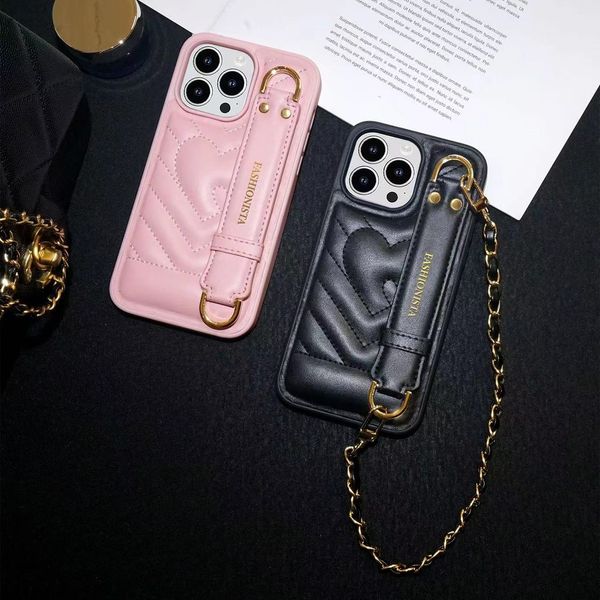 Модельер Кожаный браслет с мультяшным рисунком Чехол для телефона с графическим рисунком iPhone 15 Pro Max 14 13 12 mini 11 XS XR X 8 7 Plus 15Plus Задняя крышка с мультяшным дизайном в китайском стиле