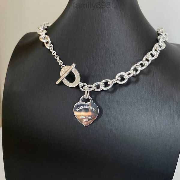 2024 Designer Argento sterling 925 t Famiglia Ciondolo a forma di cuore di pesca Catena spessa Collana da donna a forma di cuore Clavicola Temperamento regolabile Stile versatile BP7H