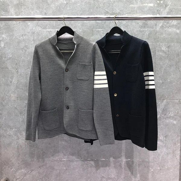 Abiti da uomo Abito di design coreano Giacca da uomo Blazer di marca di moda Cappotto classico in lana monopetto a righe a 4 barre Business formale