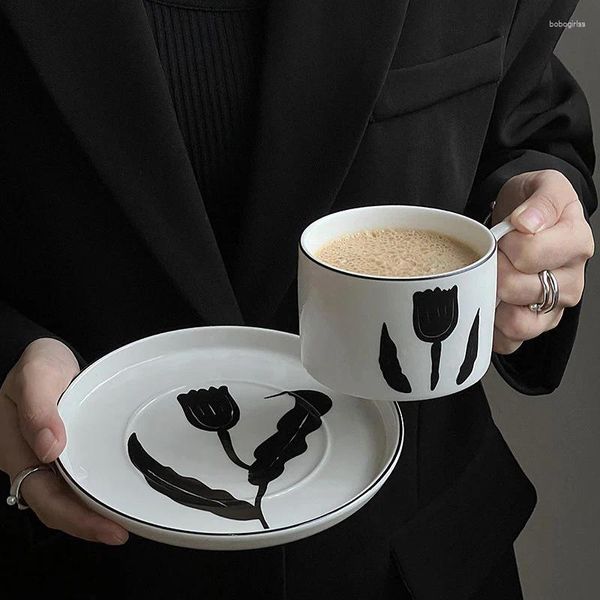 Copos pires coreano ins xícara de café e pires conjunto vintage preto tulipa cerâmica caneca café chá da tarde com colher bolo sobremesa prato presente